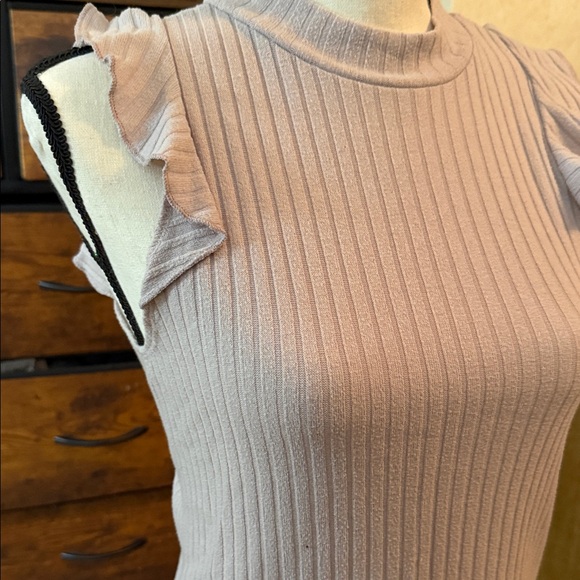 Lavender Field Ruffled Ribbed Tank Top - Light Purple - Picture 4 of 5